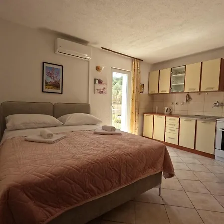 Lena Apartment *