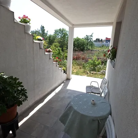 Apartment Lena *
