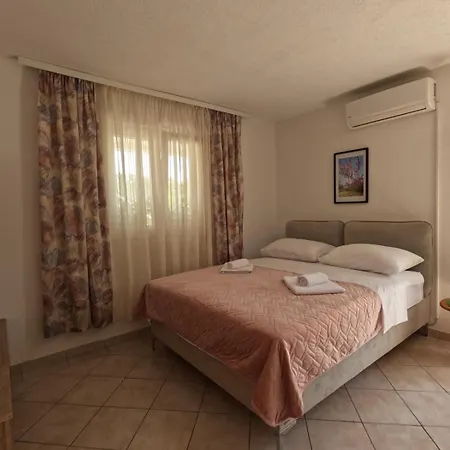 Apartment Lena