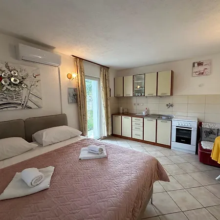 Apartment Lena