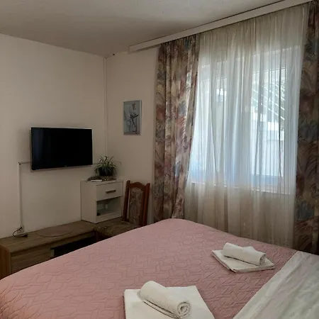 Apartment Lena *